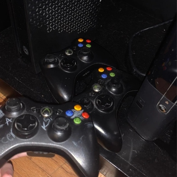 Xbox 360 - Picture 4 of 8